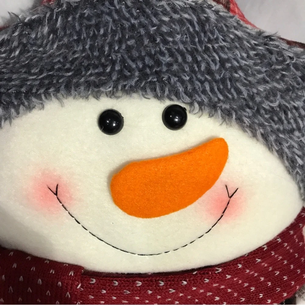 NWT Kohl’s Weighted Bottom & Gerson Snowman Pillow Pair